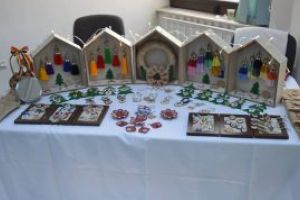 Targul Darurilor de Craciun la Biblioteca Judeteana “Petre Dulfu” Baia Mare (FOTO)