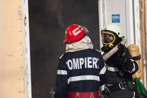 Trei copii şi-au pierdut viaţa în urma unui incendiu izbucnit la o casă, în judeţul Mureş