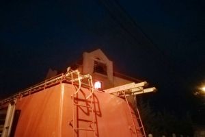 Ziua incendiilor, în Oradea: La doar o oră de la incendiul din Decebal, încă unul la un bloc de pe strada Ion Bogdan