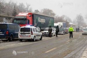 GRAV accident în Argeş. Zece persoane au fost rănite. Circulaţia este BLOCATĂ pe DN7