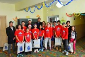 ARHIEPISCOPIA RÂMNICULUI A OFERIT DARURI COPIILOR DIN CENTRELE DE PLASAMENT