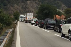 Restricţii pentru TIR-uri pe DN 7 Piteşti – Valea Oltului – Veştem
