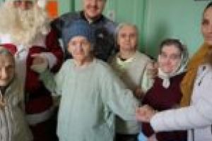 Moş Crăciun există! Bătrânii centrului din Anina, salvaţi în prag de sărbătoare