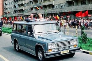 Fosta maşină a lui Nicolae Ceauşescu e scoasă la licitaţie