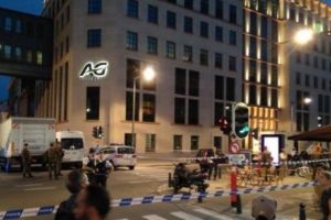 ALERTĂ la Bruxelles în Ajun de Crăciun. Un bărbat a TRAS cu un kalaşnikov într-un RESTAURANT