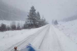 Circulţie reluată pe DN 67C. Vezi condiţiile în care se poate urca la Rânca!