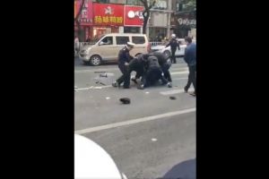 Autobuz deturnat in China. Cel putin 5 morti si zeci de raniti