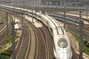 Accident CUMPLIT pe calea ferată. Un tren i-a RETEZAT mâna unui român aflat în Italia