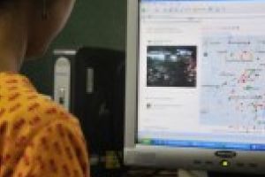 Locurile de muncă, tot mai dependente de informatică