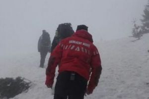 Alertă în BUCEGI. ZECI de oameni sunt BLOCAȚI în ZĂPADĂ
