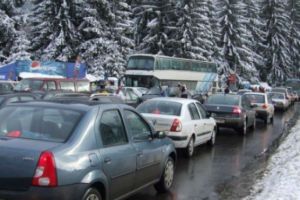 Se circula bara la bara pe DN1-Valea Prahovei, pe ambele sensuri