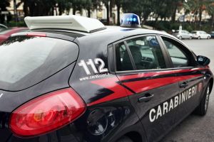 O româncă riscă 3 ani de închisoare în Italia pentru că şi-a înscenat furtul propriei maşini