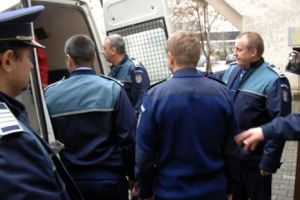 INFRACTORI CAPTURAŢI ÎN ARGEŞ. DUBA I-A ADUS LA PUŞCĂRIE!