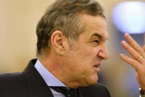 SCHIMB dur de replici la România Tv. Pe cine a PUS TUNURILE BECALI. „Nu-ţi e ruşine ţie aşa un pic?” 