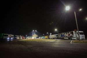 Camioanele de Crăciun se îndreaptă către România. Câte sunt şi câţi copii vor primi daruri (FOTO-VIDEO)