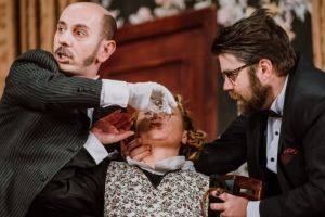„Călăul necunoscut… Și nimeni altcineva!”, de Agatha Christie, premiera de Revelion a Companiei Tompa Miklós