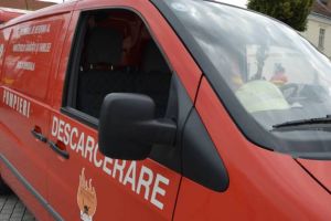 Accident rutier la intrare în Sebeş: Doi răniţi după o coliziune între două autoturisme; se intervine cu un echipaj de descarcerare