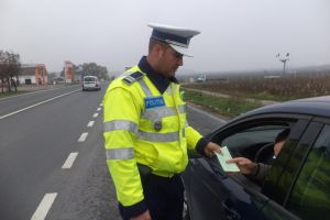 Bilanţul Poliţiei de Crăciun: peste 300 de amenzi şi 9 permise reţinute