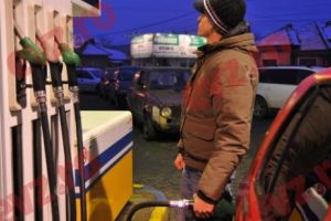 Val de scumpiri de la 1 ianuarie. Cresc preţurile la carburanţi şi ţigări