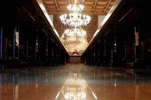 Viralele finalului de an: Viorica Dăncilă, parodiată de Toni Grecu şi Nuami Dinescu. „Scrisoarea premierului către Moş Crăciun”, citită pe scena Teatrului Naţional