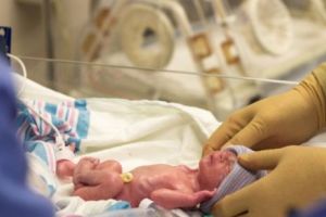 Rata MORTALITĂŢII infantile în ROMÂNIA, dublă faţă de media EUROPEANĂ