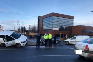 Accident rutier la Agigea, judetul Constanta. O masina a intrat in parapet. Ambulanta la fata locului 