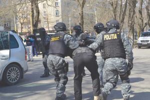 Tânăr din Rovinari, reţinut pentru furt