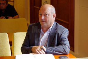 Primarul din Vatra Dornei, Ilie Boncheş, a semnat contracte de finanţare pentru proiecte de ...