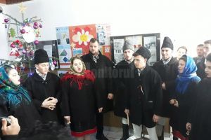 Activităţi de Crăciun pentru refugiaţii cazaţi la Centrul de Cazare şi Proceduri pentru ...