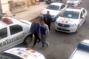 Spărgătorii din Câmpulung, plasaţi în arest la domiciliu