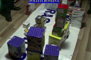 Negreştean prins cu zeci de kilograme de materiale pirotehnice. ,,Premiat” cu dosar penal