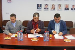 Contracte de finanţare pentru cinci proiecte europene, semnate la Primăria Beclean