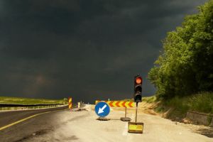 Cod galben de furtună pentru mai multe localităţi sibiene. Până la prânz