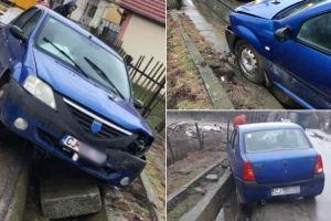 FOTO: Accident rutier la Vinţu de Jos – Un şofer a derapat şi a ajuns cu maşina în rigola de lângă drum