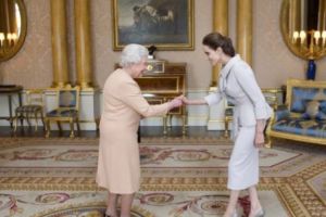 Angelina Jolie, viitorul PREŞEDINTE al SUA?  Este GATA să INTRE în politică şi chiar să CANDIDEZE pentru Casa Albă din partea DEMOCRAŢILOR
