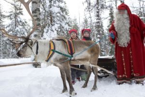 De ce are Rudolph, cel mai cunoscut ren, naşul roşu?