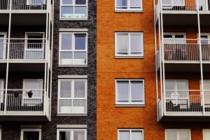 10 lucruri la care să fim atenţi înainte de a achiziţiona o locuinţă