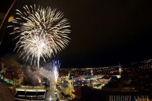 Cinci guri de foc! Revelion cu jocuri de artificii spectaculoase, în Oradea