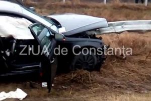 Imagini de la eveniment. La un pas de tragedie. Accident rutier in apropiere de localitatea Mircea Voda, judetul Constanta (galerie foto)