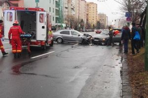 Accident pe Bulevardul Vlahuţă între două autoturisme