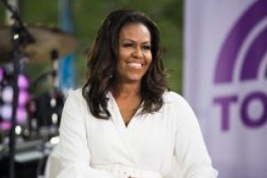 Michelle Obama a devenit cea mai admirata femeie din SUA, depasind-o pe Hillary Clinton