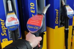 Pregătiţi-vă de noi scumpiri. De la 1 ianuarie, creşte preţul carburanţilor