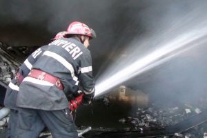 Incendiu la o clădire de pe Victoriei