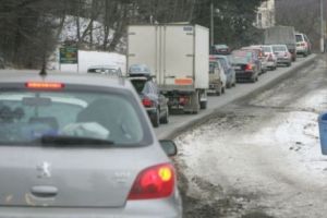 ANUNȚ important pentru turişti: Nu se mai poate urca cu maşinile în Poiana Braşov