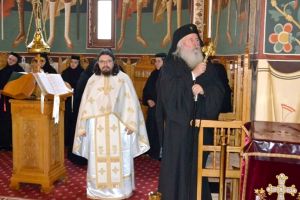 Mitropolitul Banatului, la slujbă în mănăstire, lângă Timişoara