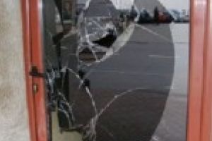 Un brailean a ajuns pe mana politistilor dupa ce a spart geamul unei case de pariuri