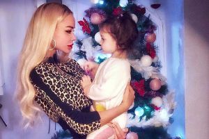Bianca Drăguşanu a ajuns cu fetiţa la spital, după despărţirea de Alex Bodi!