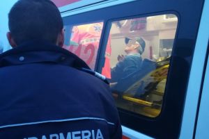 Bărbat rătăcit în pădure, găsit de jandarmii arădeni după 9 ore de căutări (FOTO)