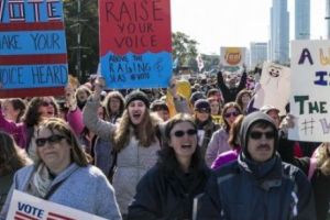 Probleme rasiale stranii în California: Marşul femeilor ANULAT  fiindcă acestea sunt PREA ALBE