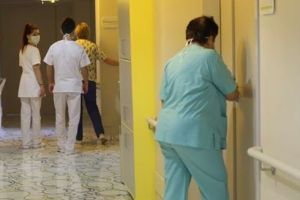 Reprezentanţii Spitalului Judeţean Timişoara angajează asistente şi infirmiere